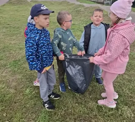 Klasa 0 włączyła się w ogólnopolską akcję Sprzątania Świata