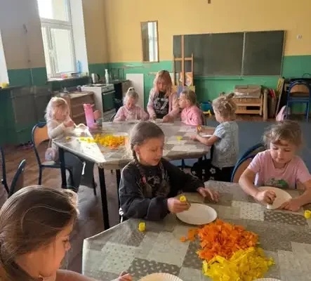 Rajgród: Kreatywne zajęcia w Domu Kultury – dzieci tworzyły lisy i grzyby