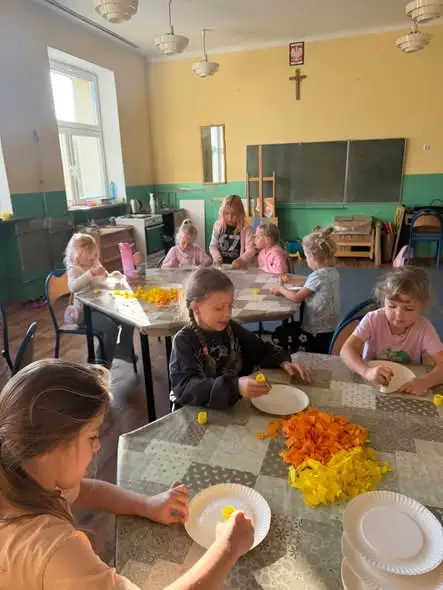 Rajgród: Kreatywne zajęcia w Domu Kultury – dzieci tworzyły lisy i grzyby