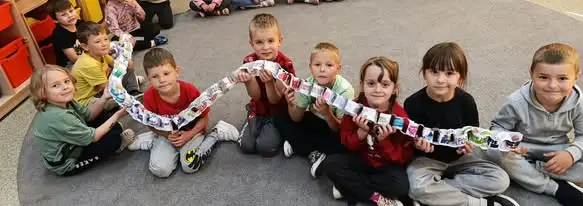 Tropiciele z przedszkola tworzą łańcuch dobrych relacji