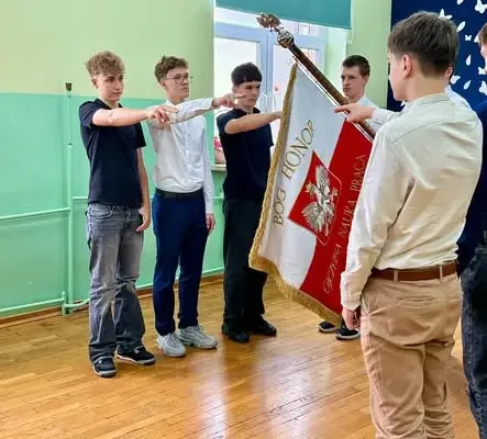 Dzień Edukacji Narodowej 2026 w ZS Szczuczyn – ślubowanie pierwszaków i sportowe emocje