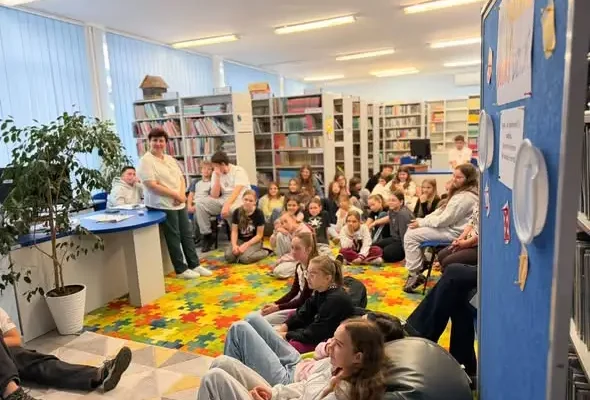 Noc Bibliotek w Szkole Podstawowej nr 4 w Grajewie – gwarno, wesoło i książkowo