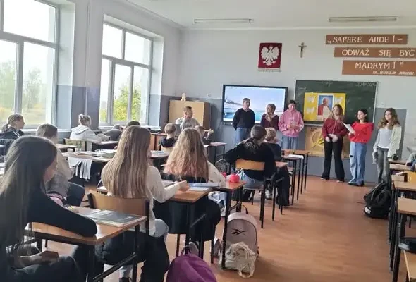 XXVI Dzień Papieski w szkole – uczniowie uczcili pamięć św. Jana Pawła II