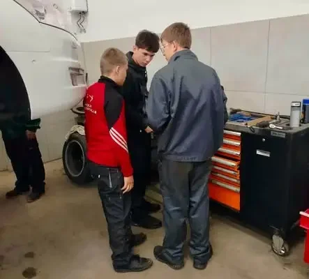 ZS Garage w Szczuczynie: praktyczna nauka zawodu na pełnych obrotach