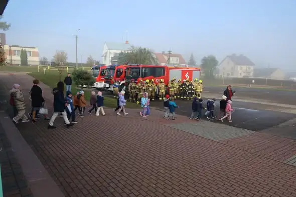 Próbna ewakuacja w szkole z udziałem strażaków z Grajewa