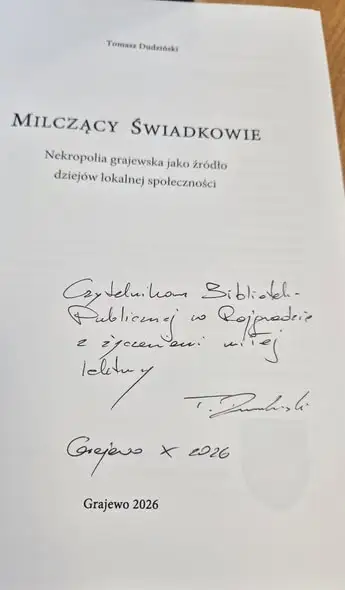 Rajgrodzka biblioteka otrzymała w darze książki od lokalnego autora