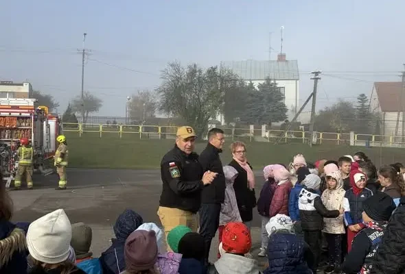 Ćwiczenia strażackie w Szkole Podstawowej w Wąsoszu